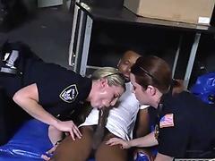 Cop fucks inmate Cheater caught doing misdemeanor break in